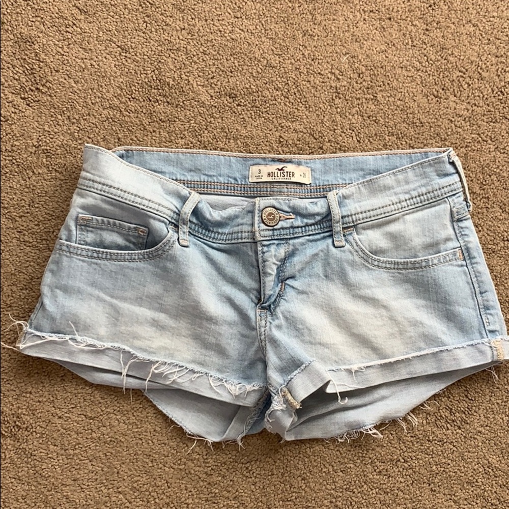Light wash Hollister shorts
